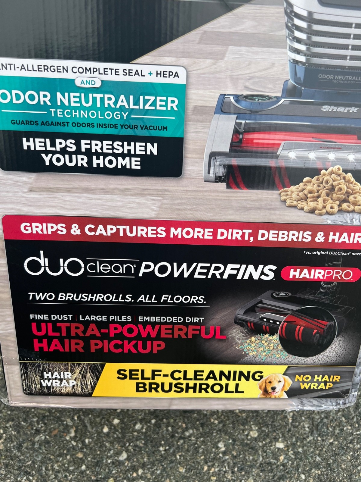 Shark Stratos AZ3002 TruePet Upright Self Cleaning Brushroll Vacuum 5 year warra