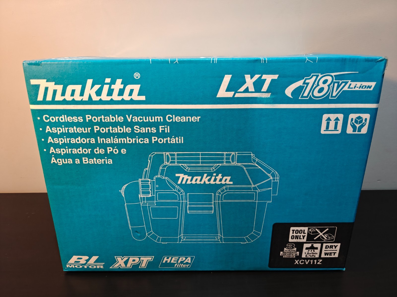 MAKITA XCV11Z 18V LXT LI-ION HEPA DUST EXTRACTOR/VACUUM . ( TOOL ONLY) BRAND NEW