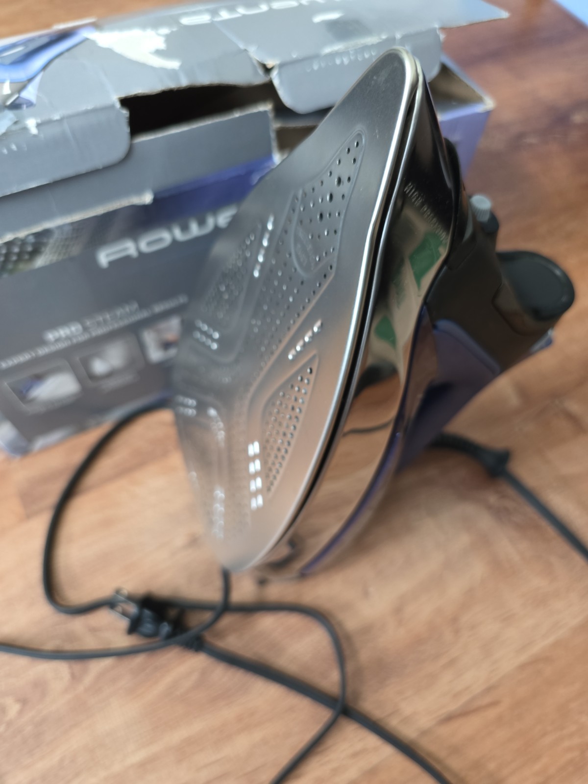 Rowenta Pro Steam Iron 1775W