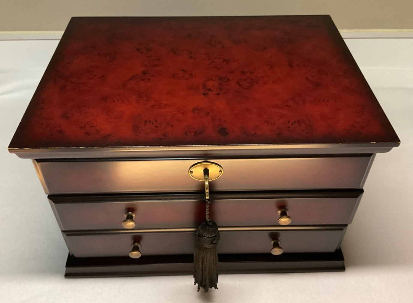 Rare 6HKS Vintage Mens Wooden Jewelry Keepsakes Box With Key. Hard to Find.