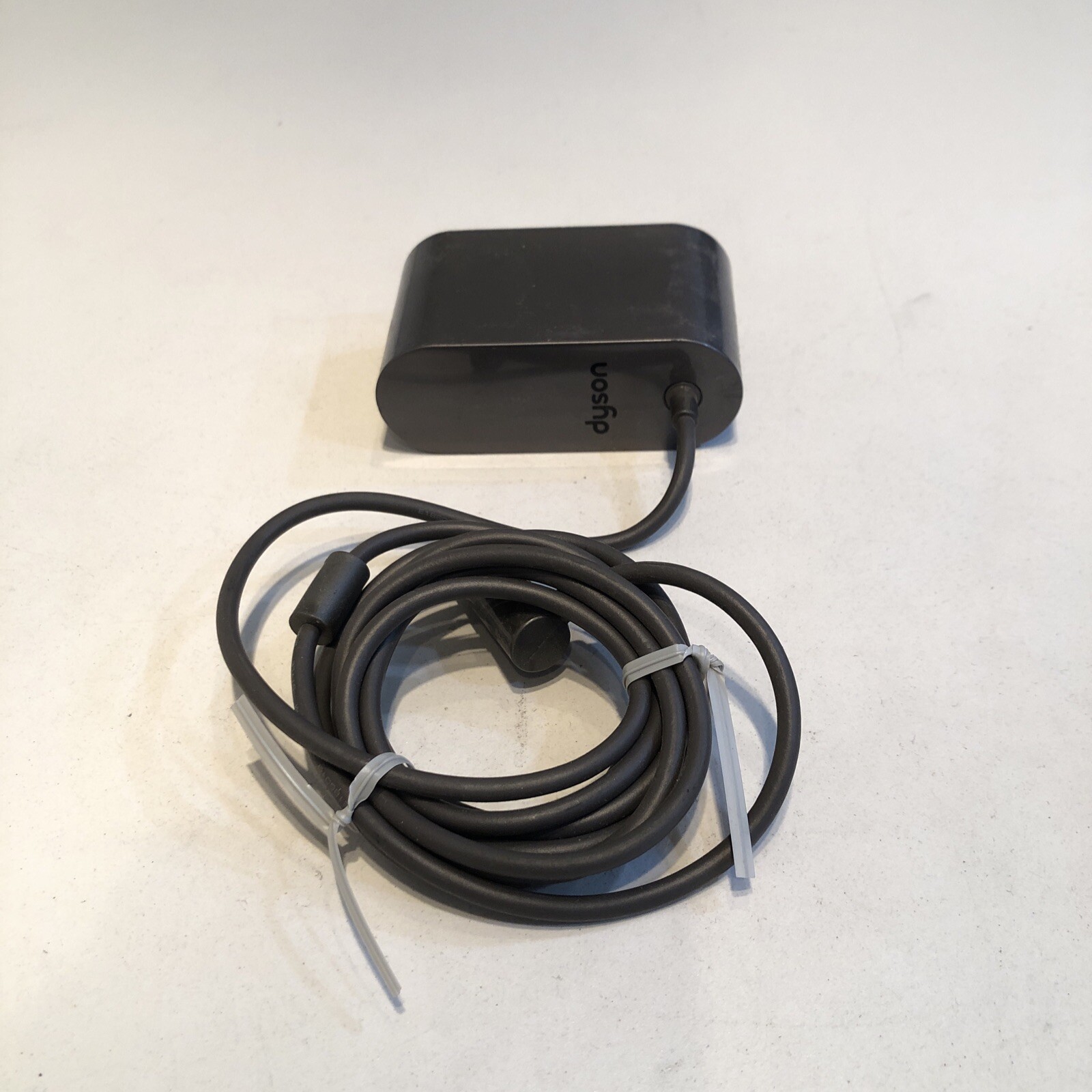 Dyson OEM 21.6V Charger 205720-02