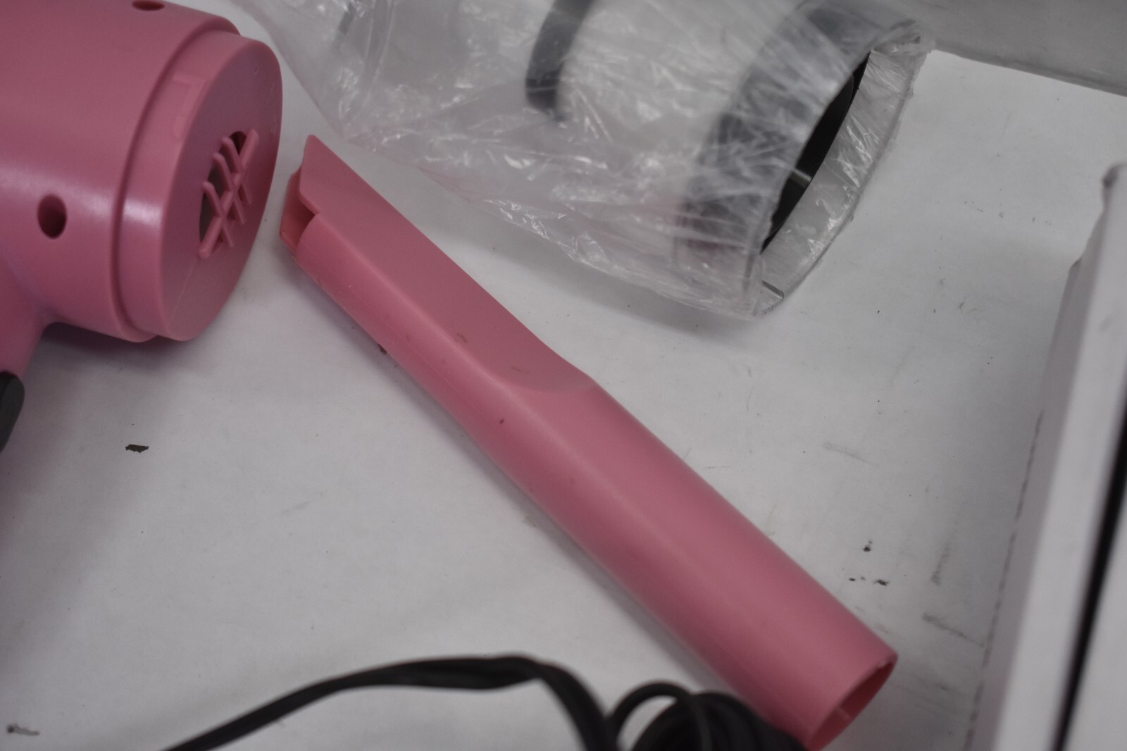 Car Dust Collector Pink Electronic Plug In Device w Accessories