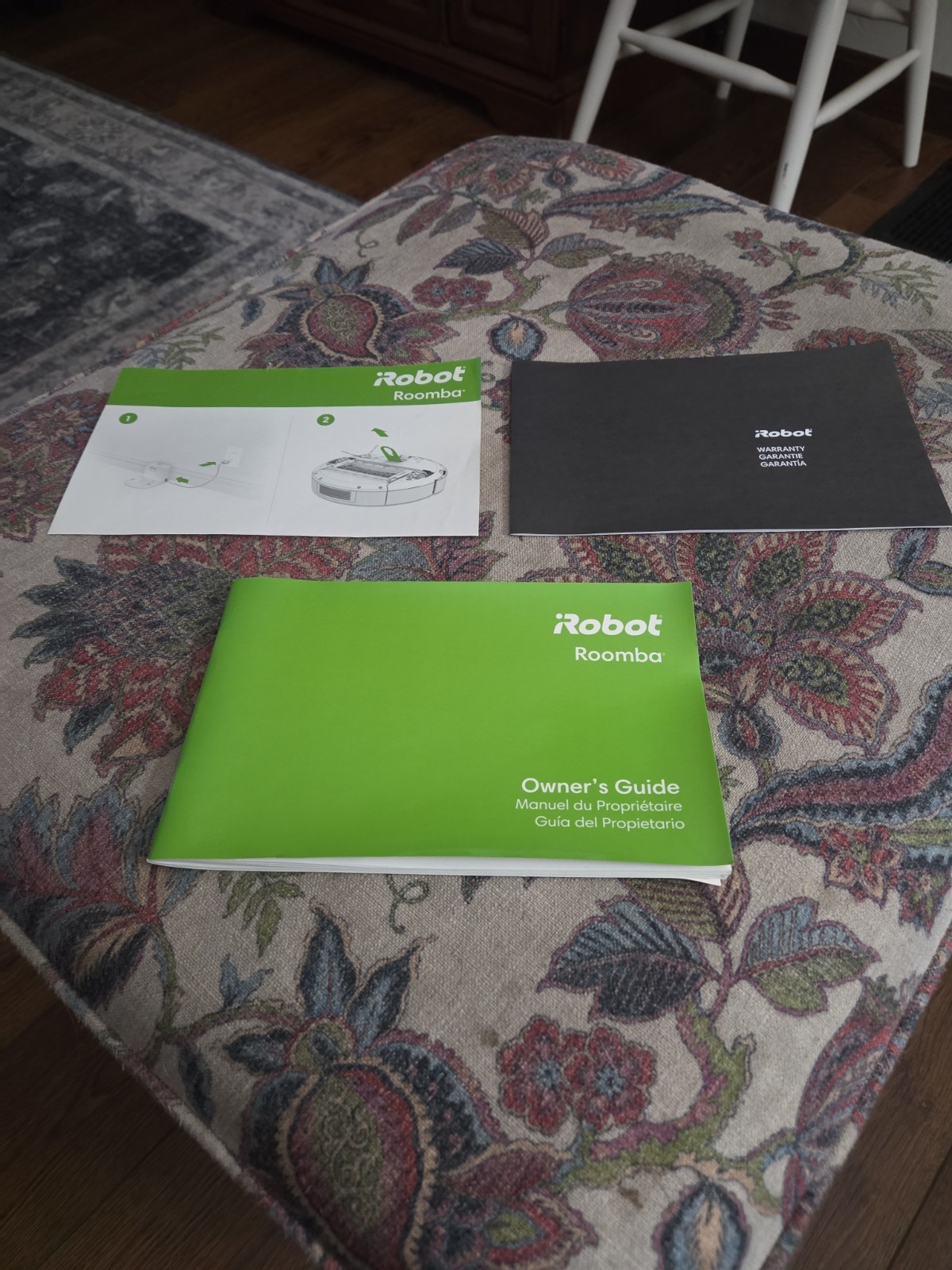 iRobot Roomba 600 SERIES Robotic Vacuum Cleaner w/ charger.Brand New Battery 675