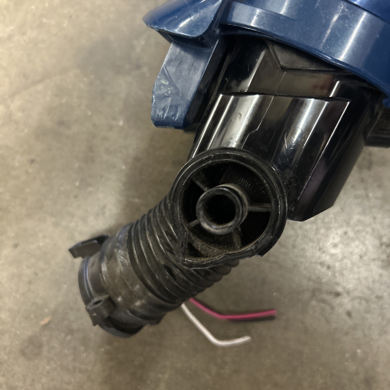 Shark UV700 DuoClean Vacuum Part Power Head Floor Nozzle Joint Elbow Small Hose