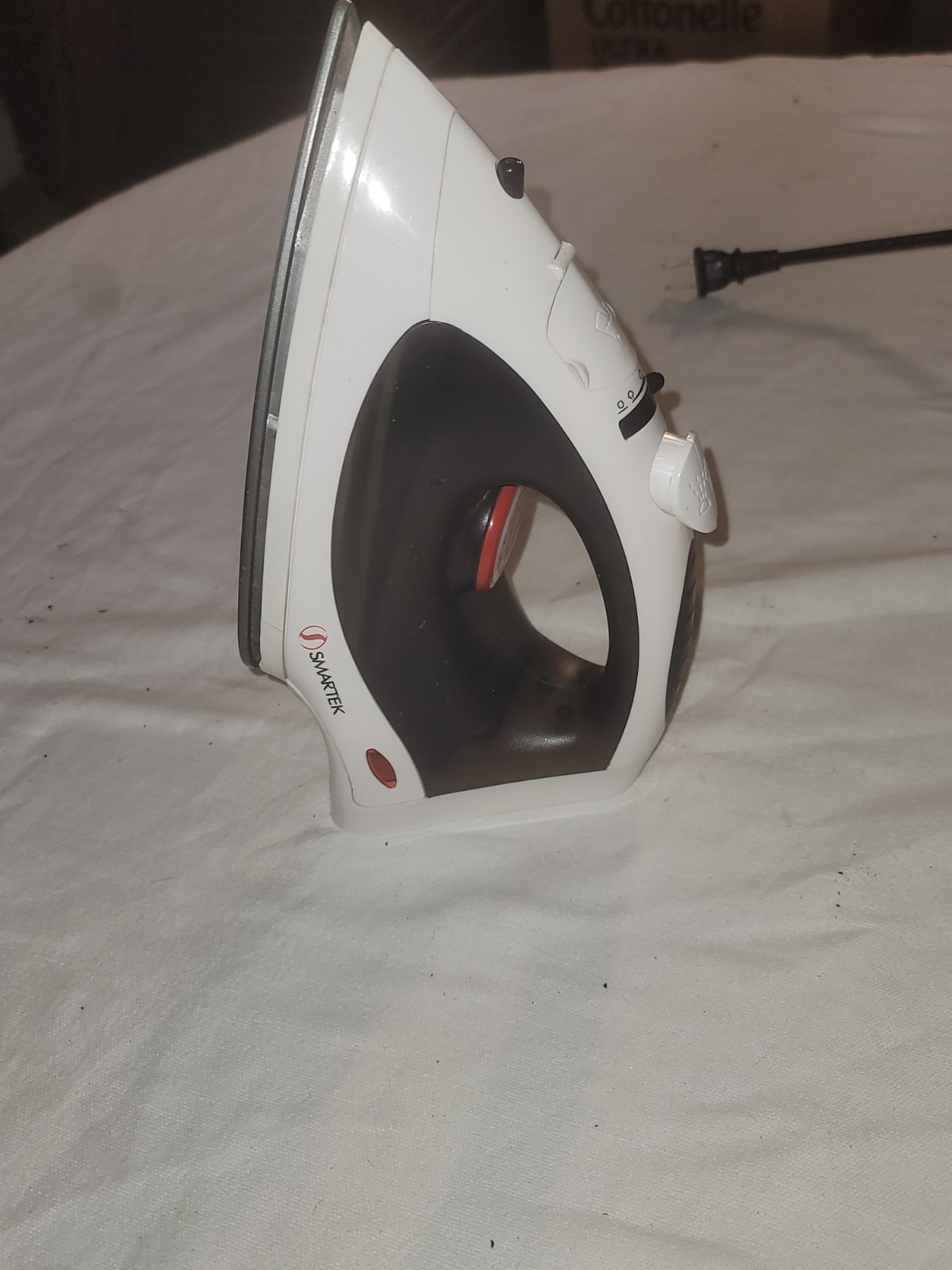 SMARTEK CORD-CORDLESS STEAM IRON