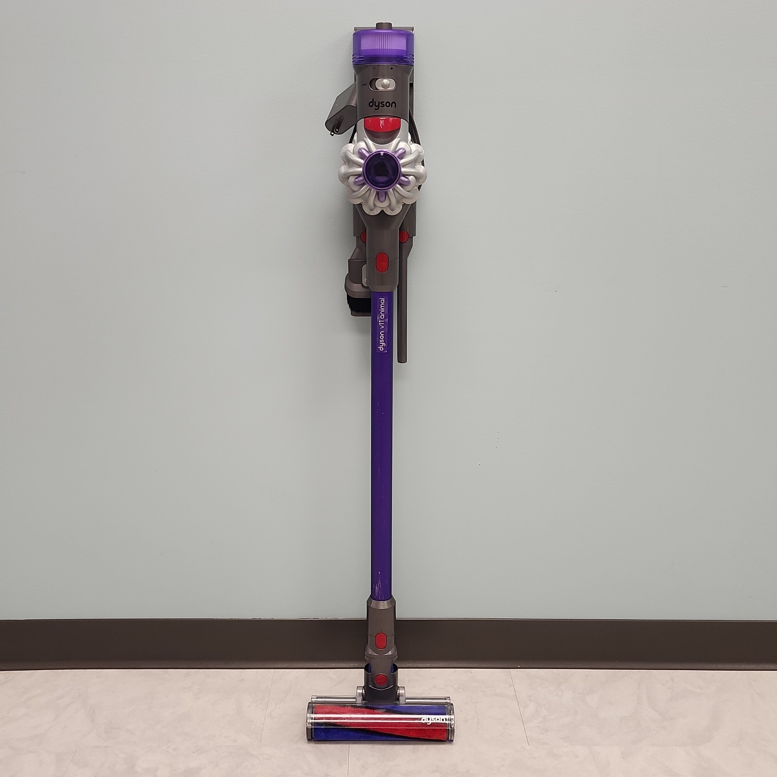 Dyson SV25 (2023 Version) V8 Fluffy HEPA Cordless Stick Vacuum & Accessories
