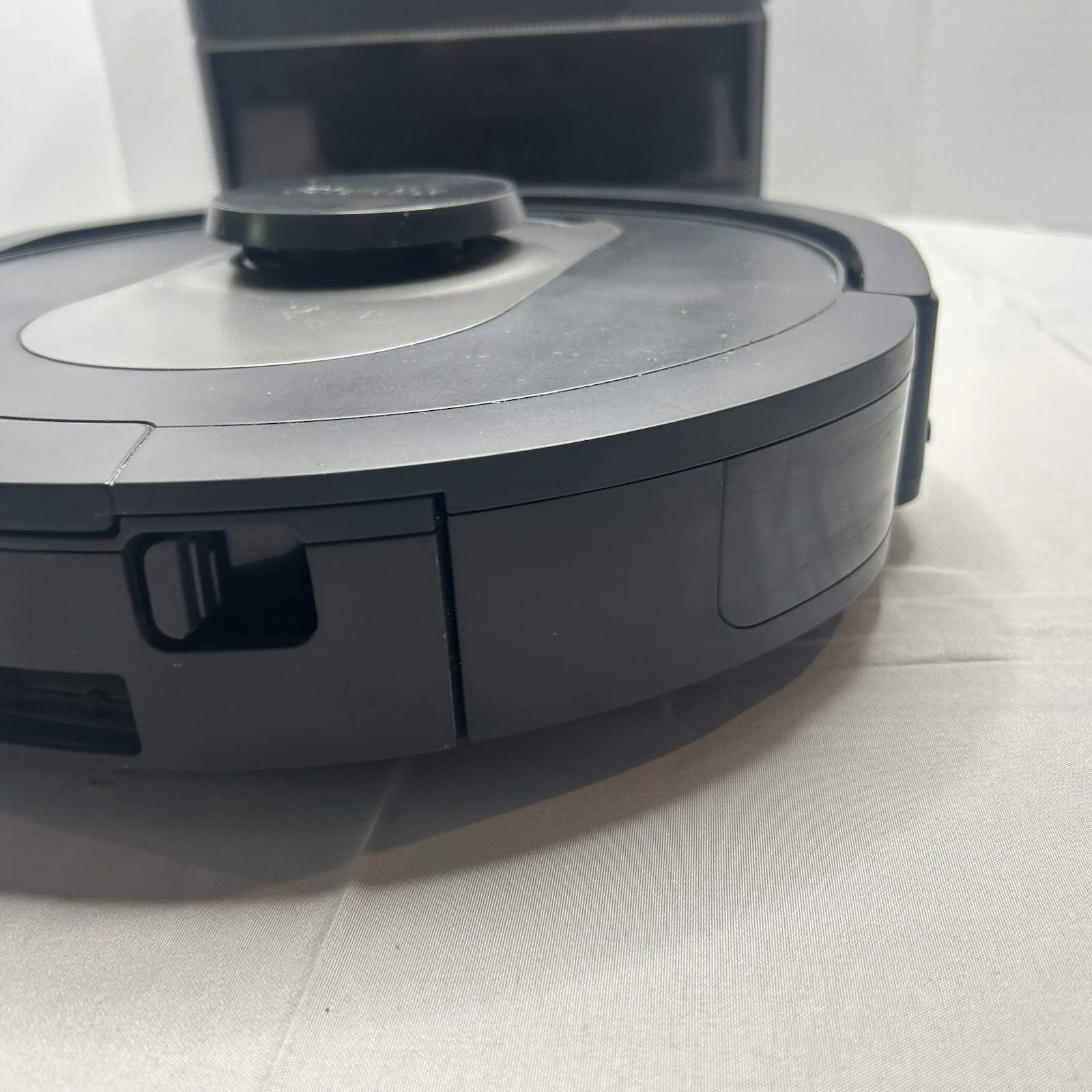 Shark AI Ultra Robot Vacuum Self-Empty Base UR250BE0US Black With Charging Base