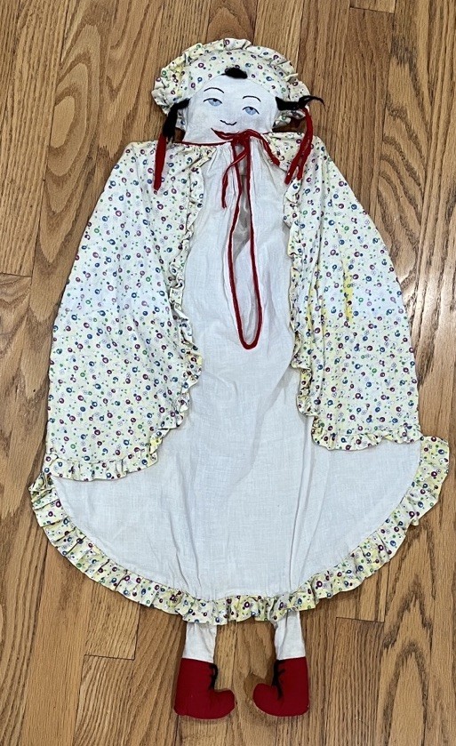 Vtg Handmade Doll Hanging Clothespin Clothes Plastic Bags ?? Holder W/Embroidery