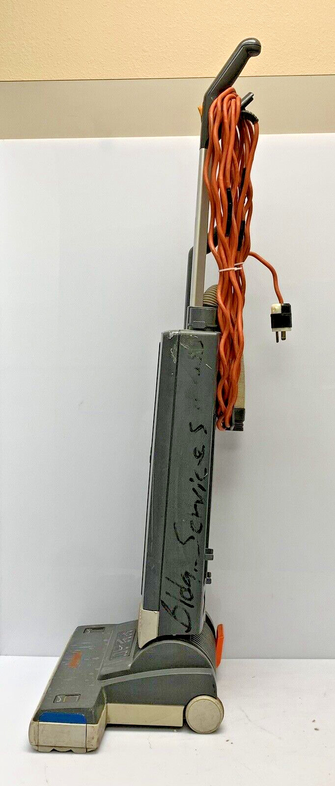 SSS Prosense P15 K 010391 120V 60Hz 6,8A Commercial Upright Vacuum