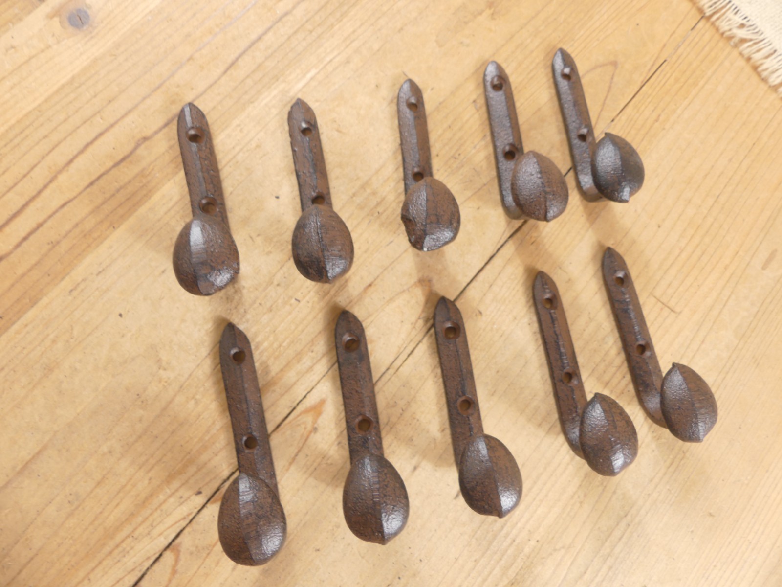 10 Rustic Coat Hooks Cast Iron Wall Mount Hat Hook Towel Railroad Spikes Bath