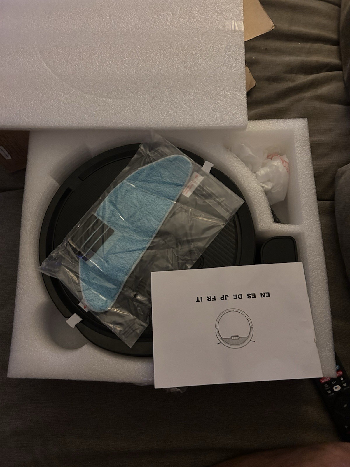 MAMNV Robot Vacuum and Mop Combo BR151 WiFi/App Control Needs Charger