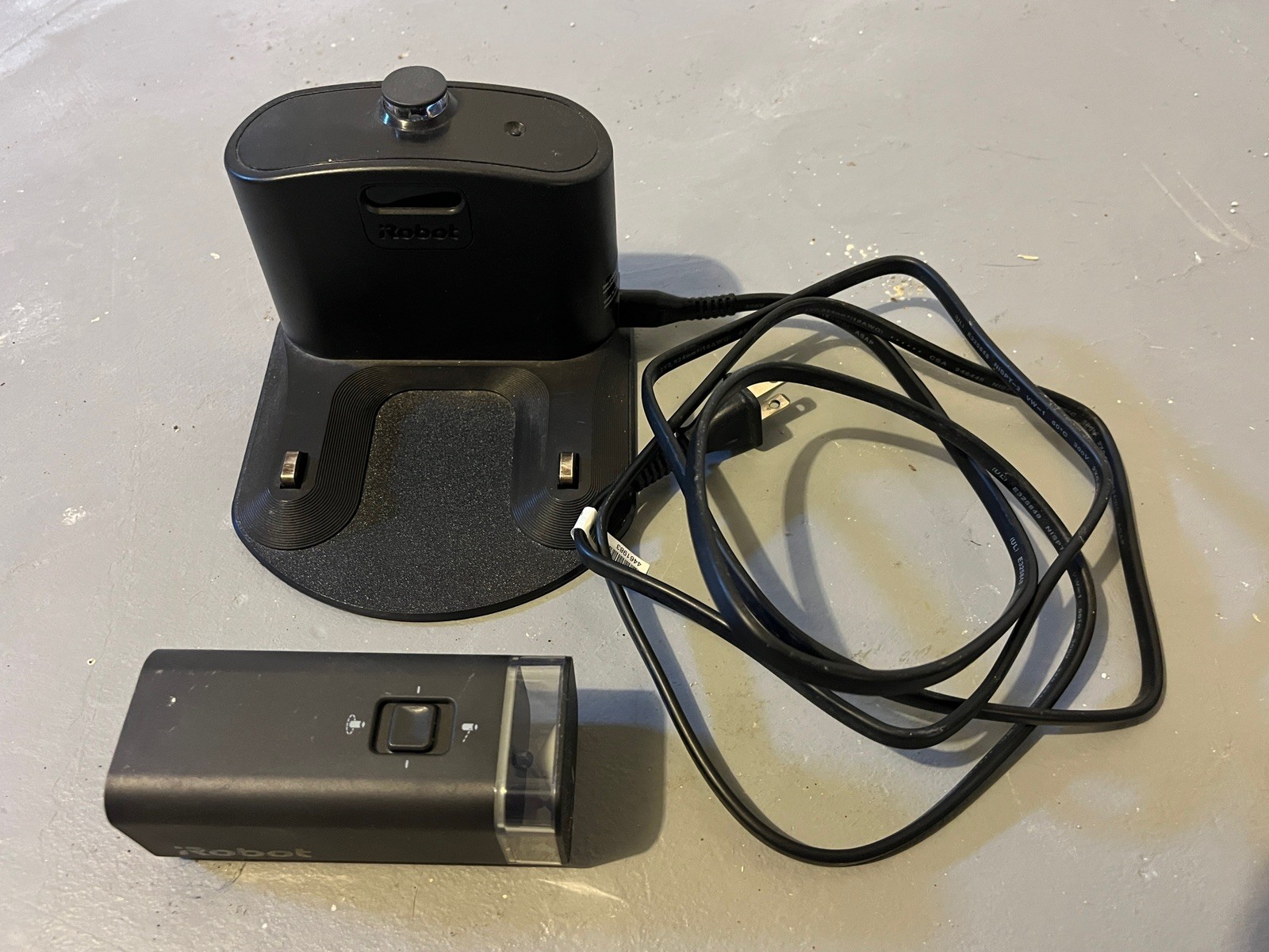 IROBOT Roomba 890 Robot Vacuum Wi-Fi Connected Works with Alexa -Fast Ship