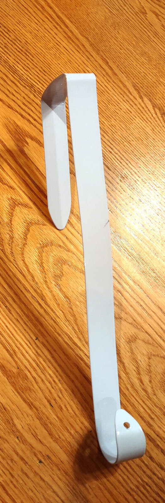 Metal Over the Door Wreath Hanger White 9.5 in Long Up to 2.25 in Door Width