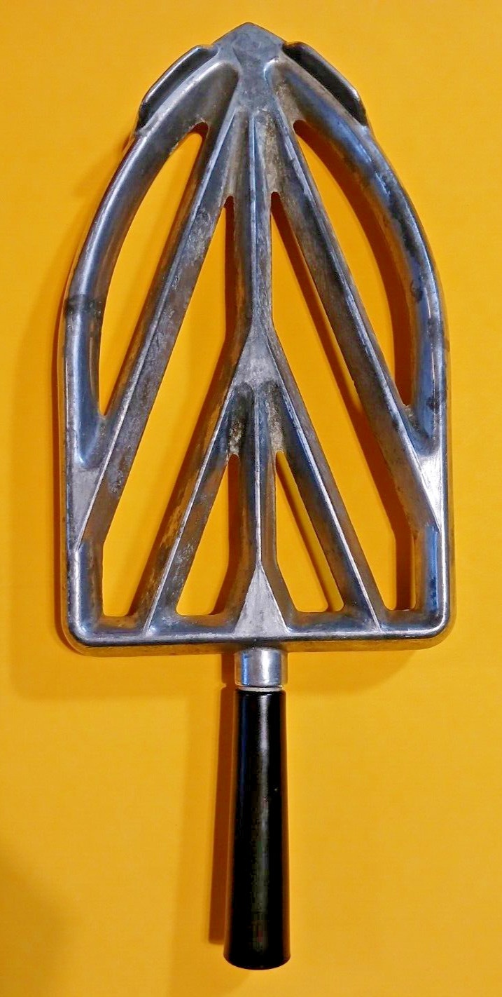 Vintage Iron Rest Pad Aluminum with Plastic Handle