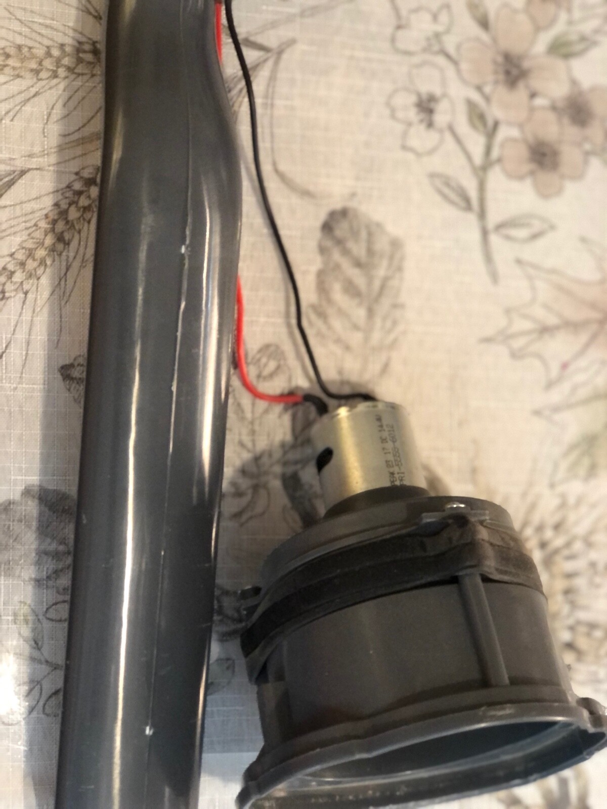 SHARK VACUUM BATTERIES CHARHER & PARTS