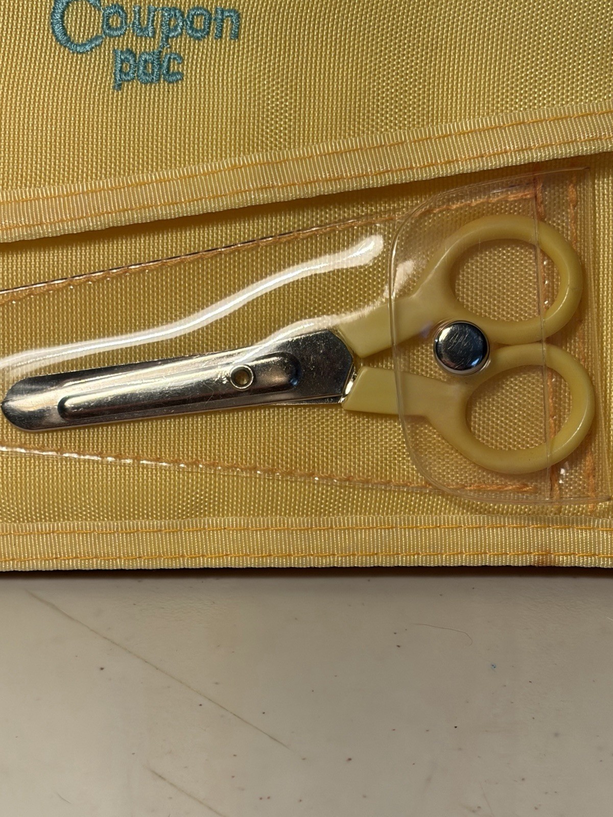 Yellow nylon Coupon Organizer w/ Scissors in pouch vintage NEW