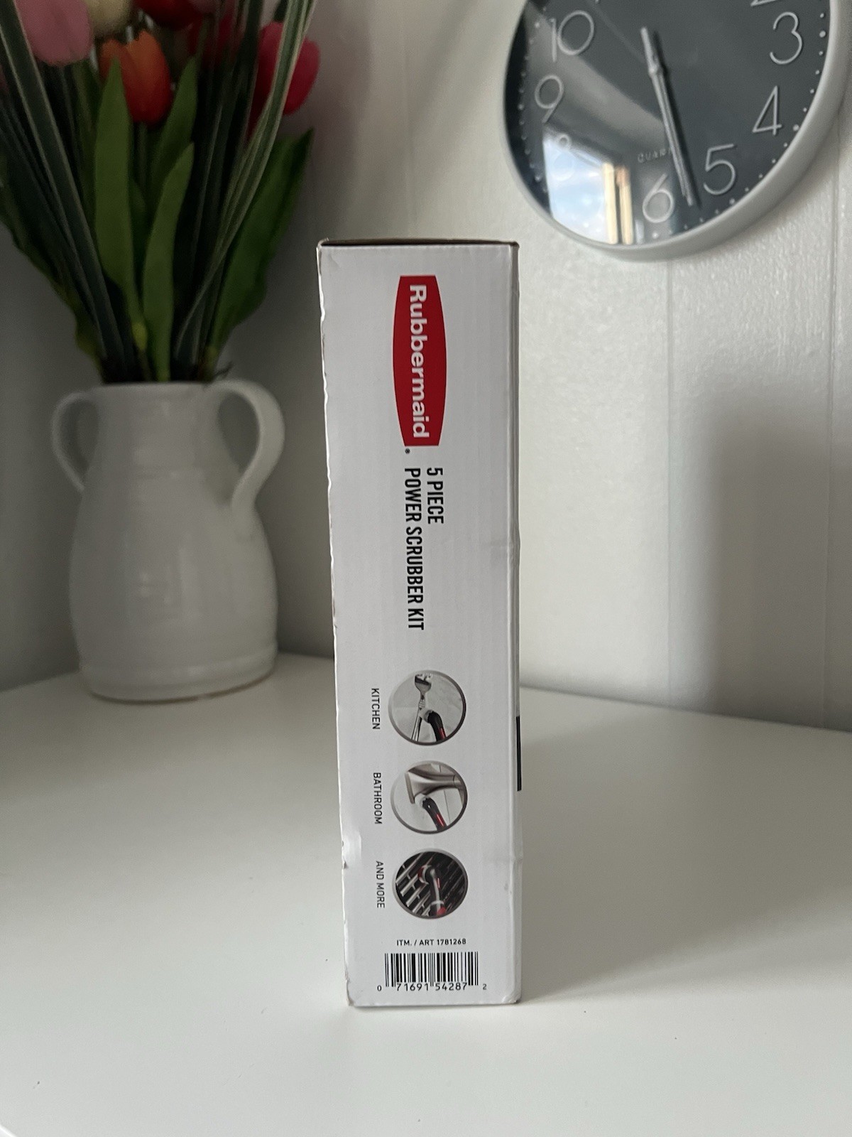 Rubbermaid Power Scrubber w/ 4 oscilation Heads – Battery Powered – 5 Piece Kit