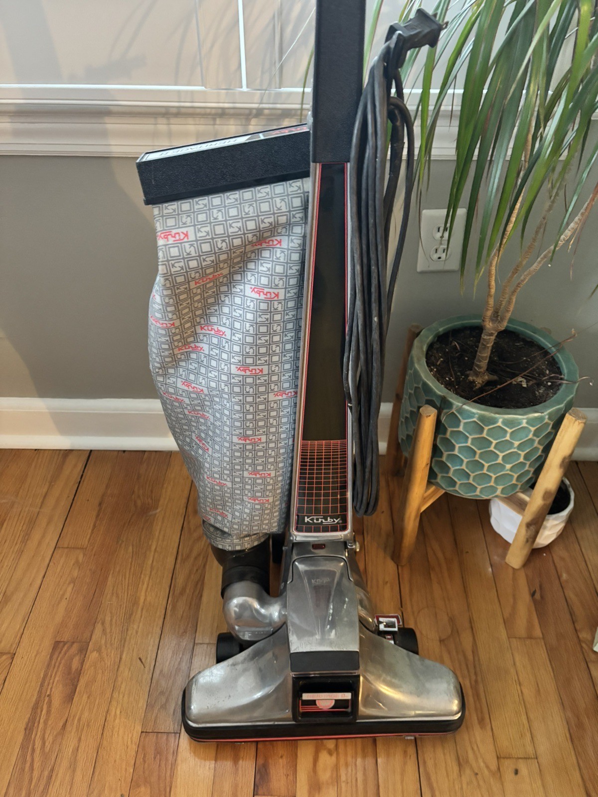 Kirby Heritage 2 Vacuum with Shampooer And All Accessories – Metal Not Plastic