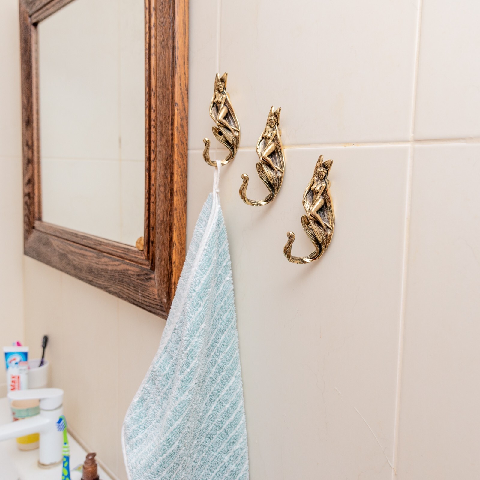 “Elegant Goddess” – vintage decorative hanger in Art Nouveau style