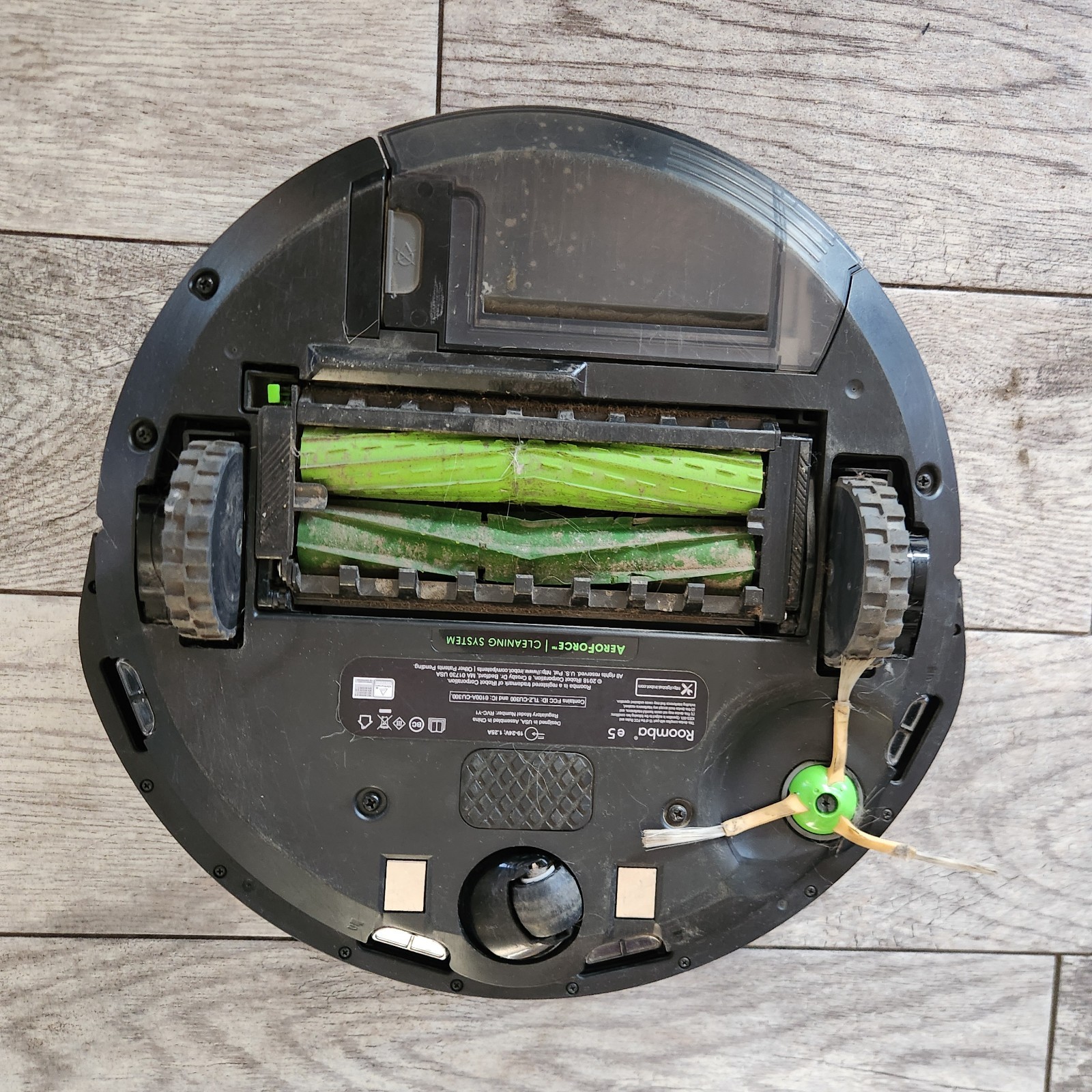 Untested iRobot Roomba E5 Wi-Fi Connected Robot Vacuum Cleaner For Parts Repair