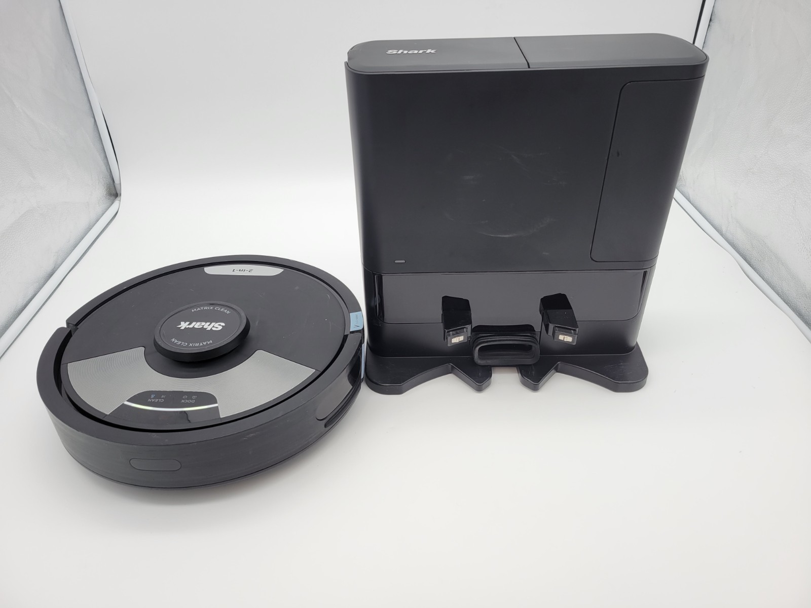 Shark Matrix Plus 2in1 Robot Vacuum, Black/Silver (RV2610WA)