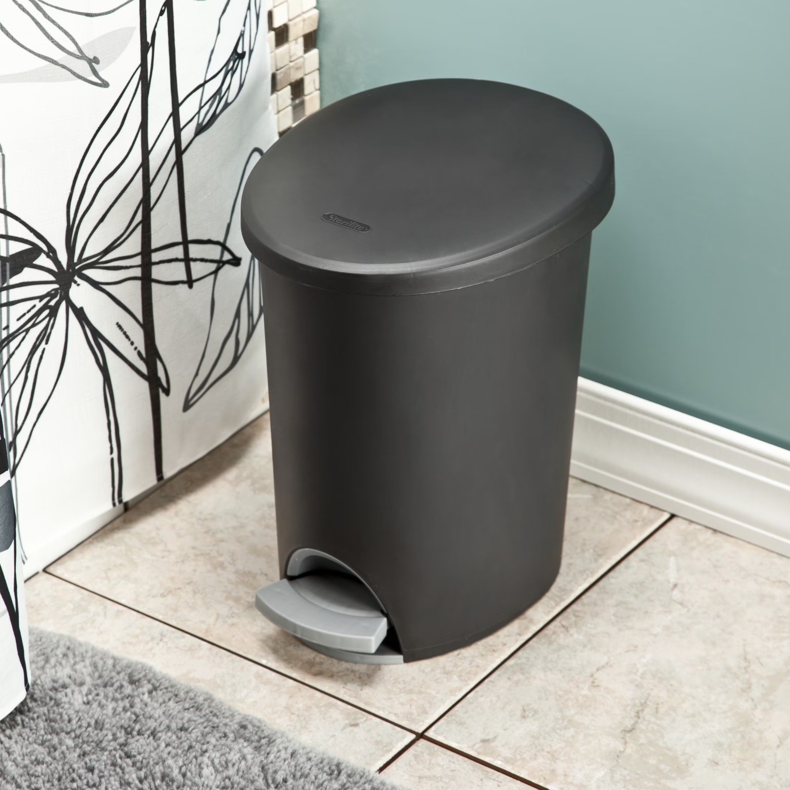 Small Bathroom Trash Can, 2.6 Gallon Plastic Garbage Bucket Bin with Step Lid
