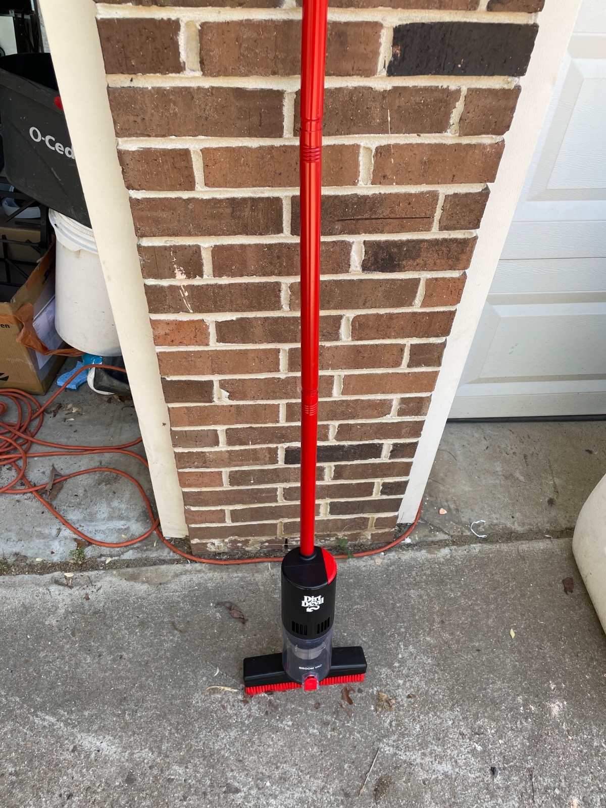 Dirt Devil Sweep & Vacuum Broom Vac – BD45000V – open box