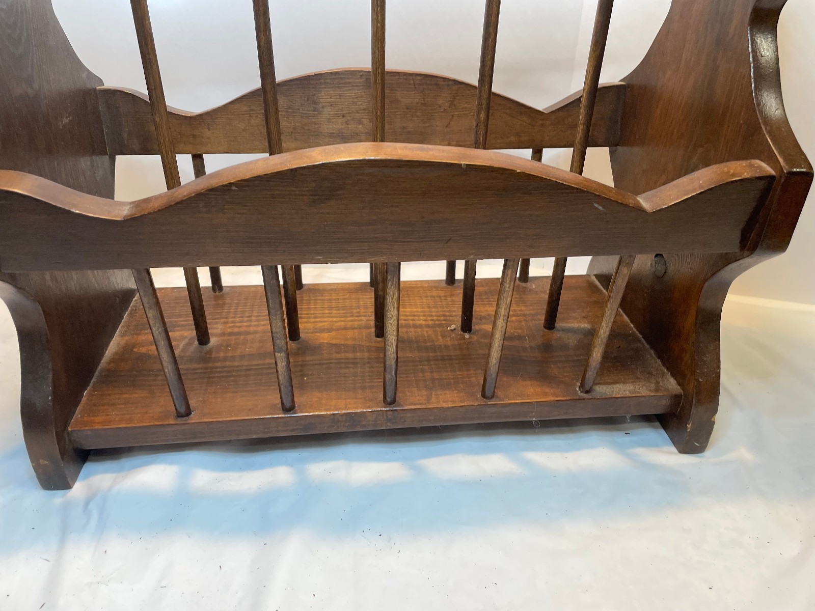 Vintage Solid Wood Magazine Rack Holder Stand Newspaper Record Spindle 18.5″