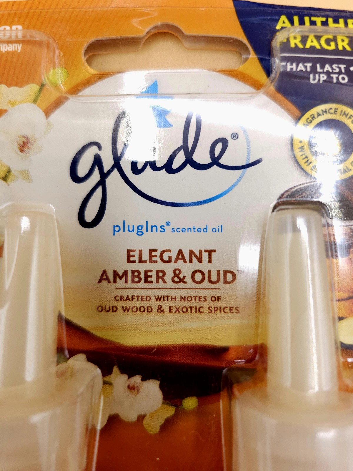 (4) Glade Plugins Refills Amber & Oud Wood Scented Oil 2-Packs w/ Essential Oils