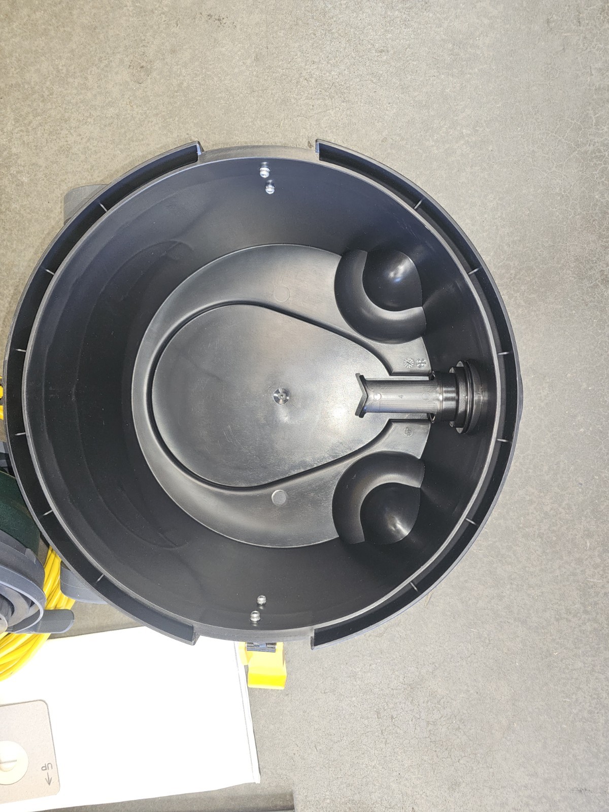 TENNANTCanister Vacuum, 12 gal. CapacityMfr #1252617Zoro #G6175021