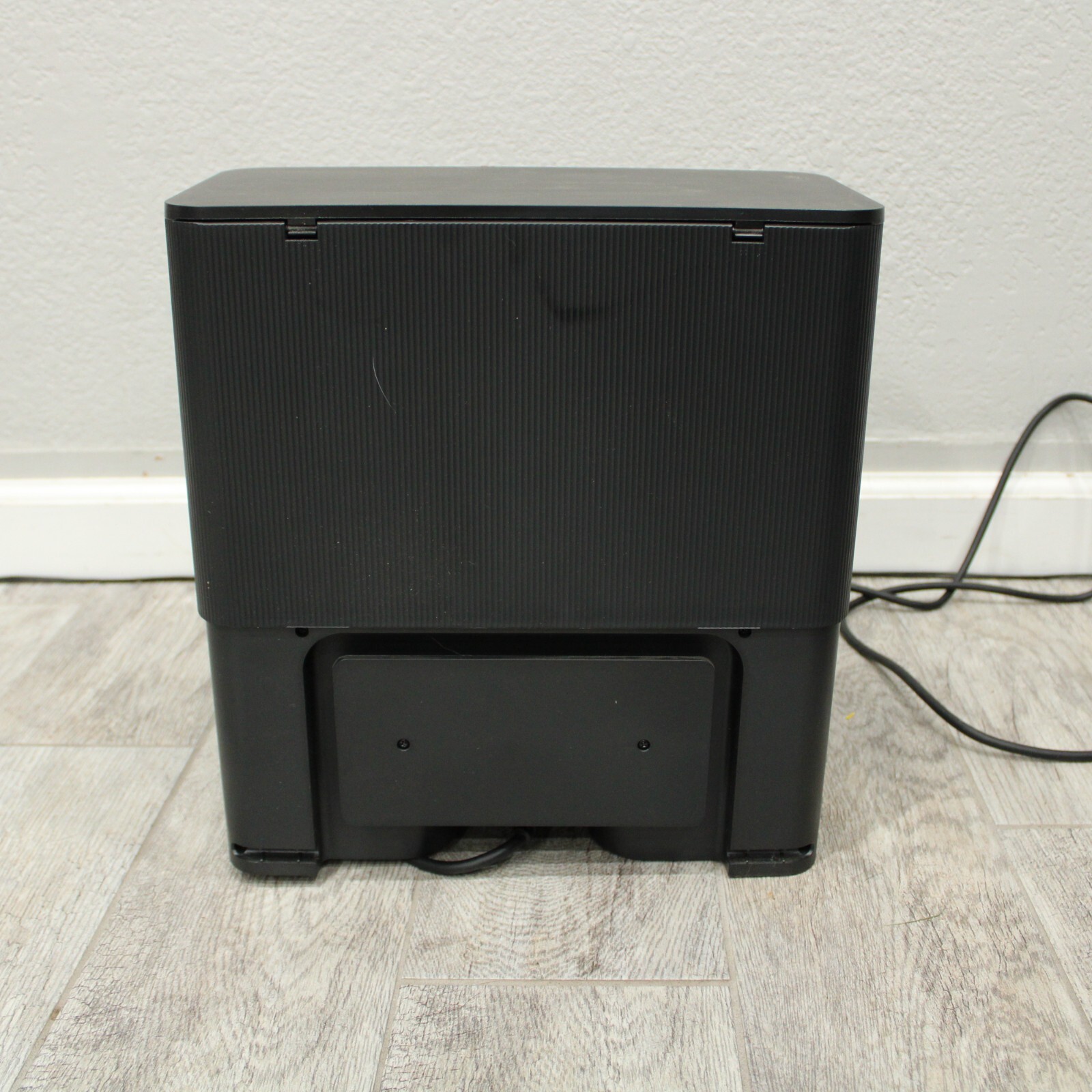 iRobot Roomba j7+ Self-Emptying Vacuum Robot + Base *WORKING ACCOUNT LOCKED READ