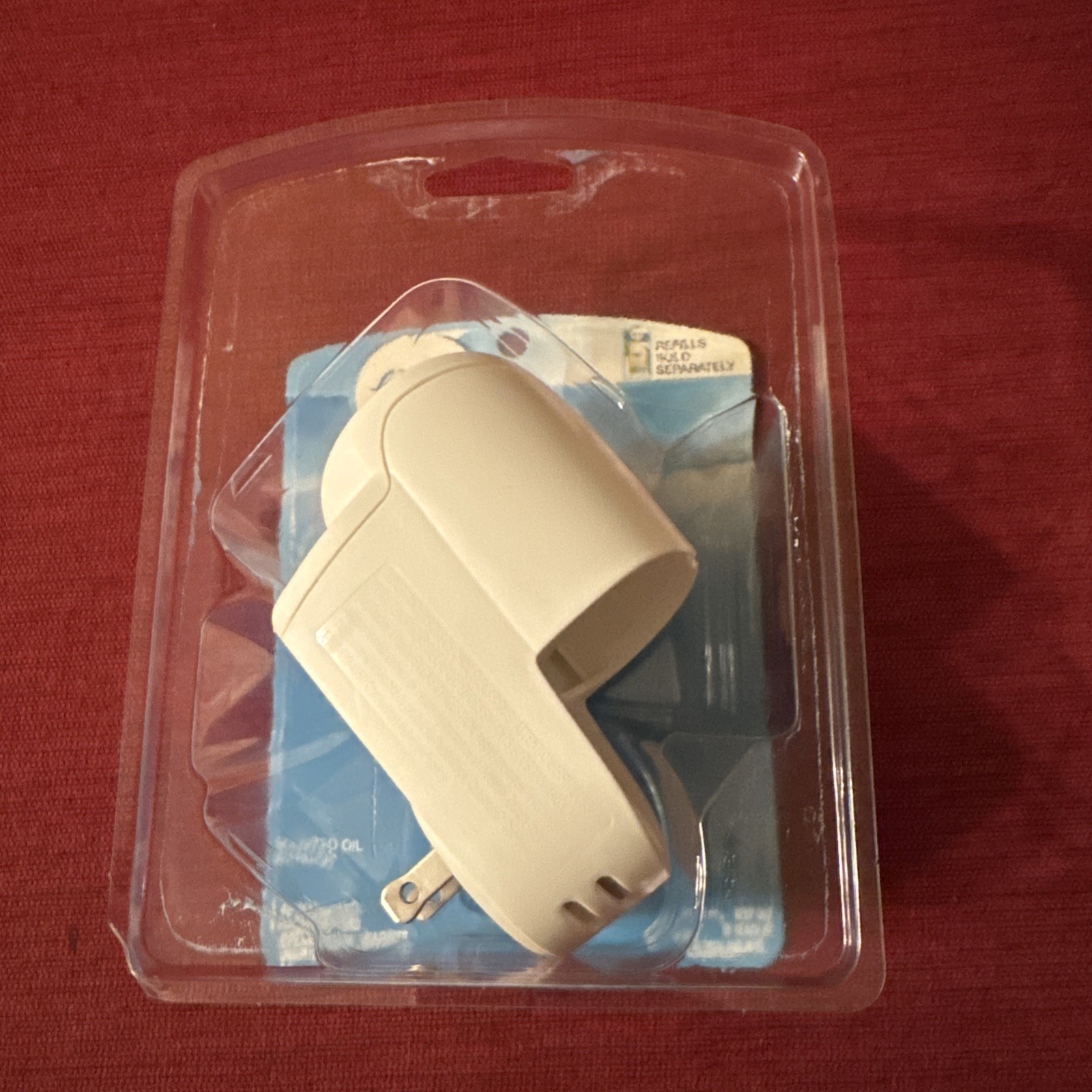 Febreze Noticeable Warmers. New. Open Box. Very Good Condition. Fast Shipping.