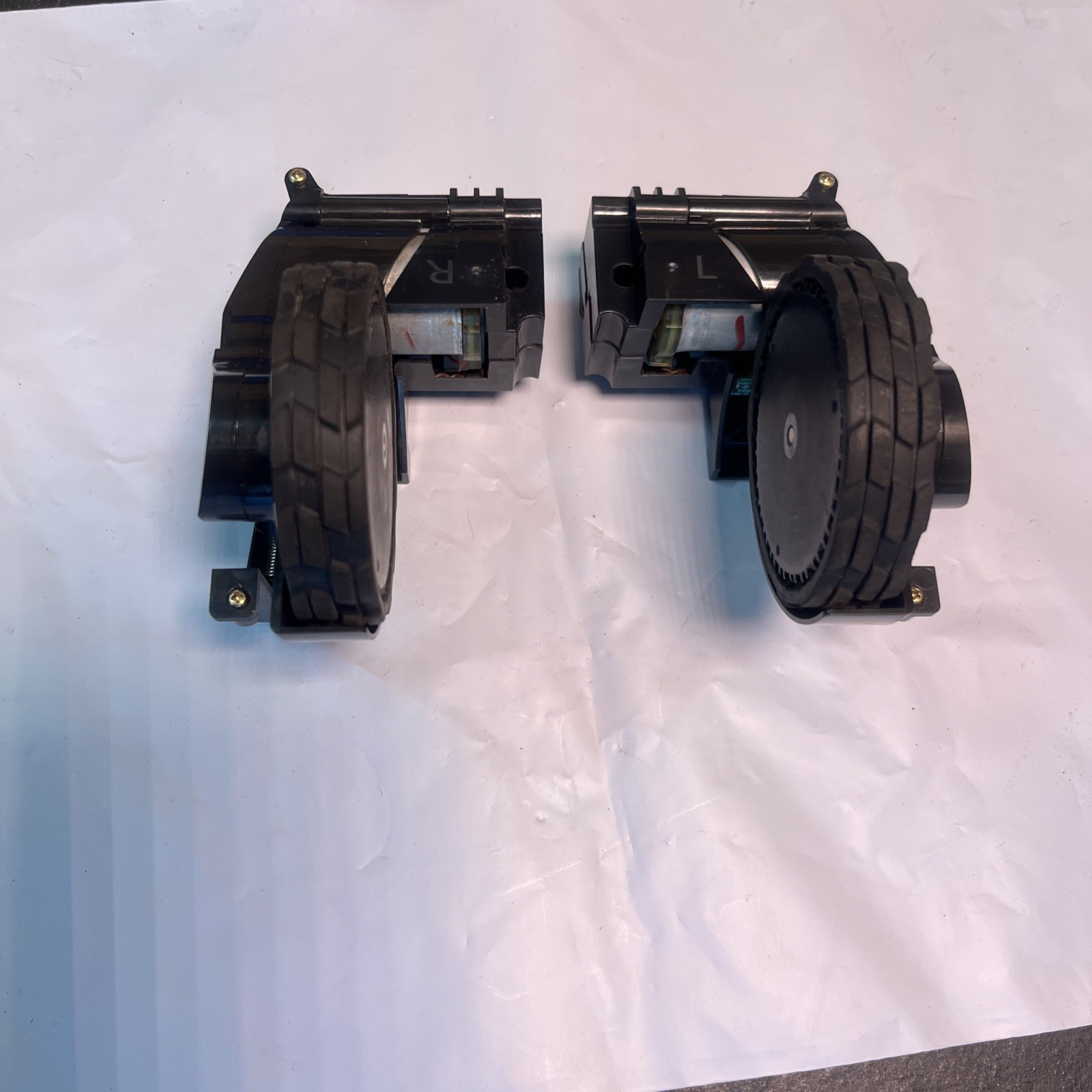 SALE USED iRobot Roomba Combo j7+ Combo j9+ Left + Right Wheel Pair Wheels READ