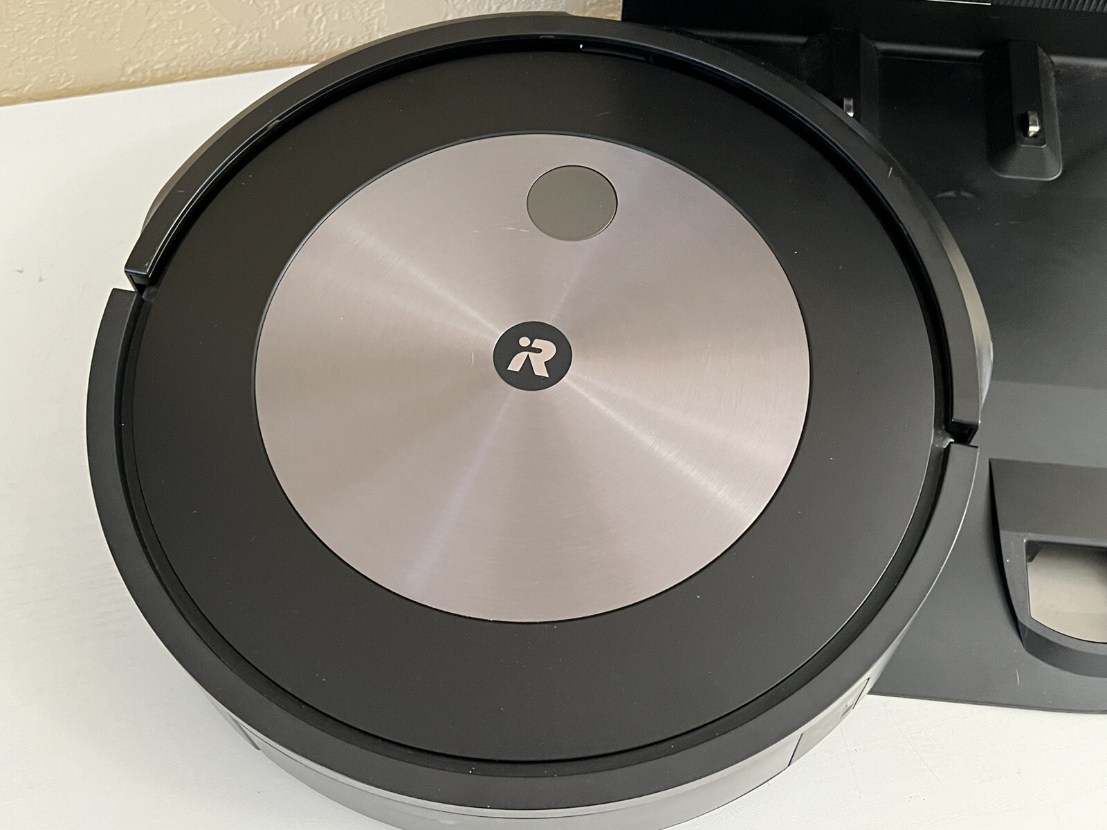 iRobot Roomba j7+ Plus Self-Emptying Robotic Vacuum Floor Cleaner Robot Works!