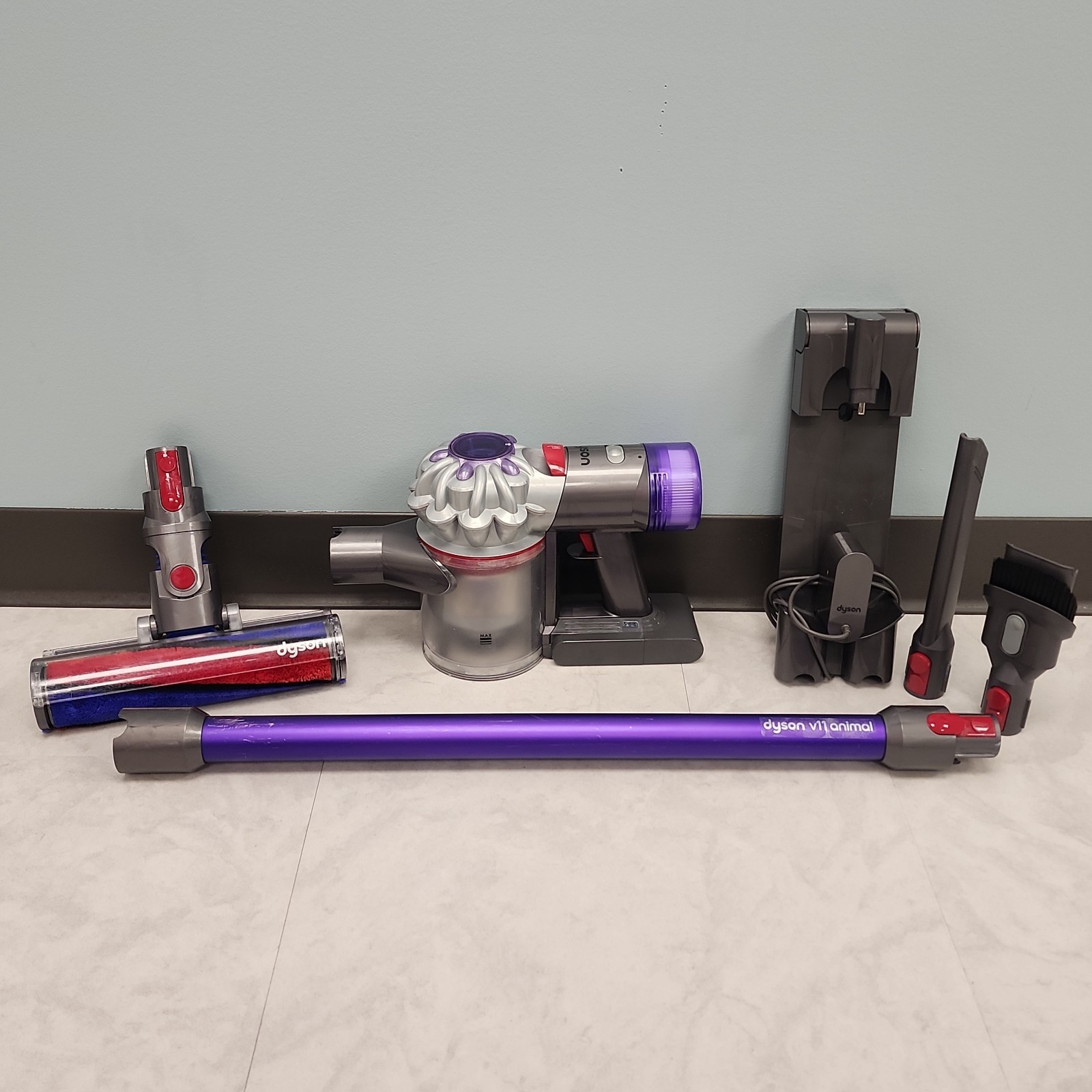 Dyson SV25 (2023 Version) V8 Fluffy HEPA Cordless Stick Vacuum & Accessories