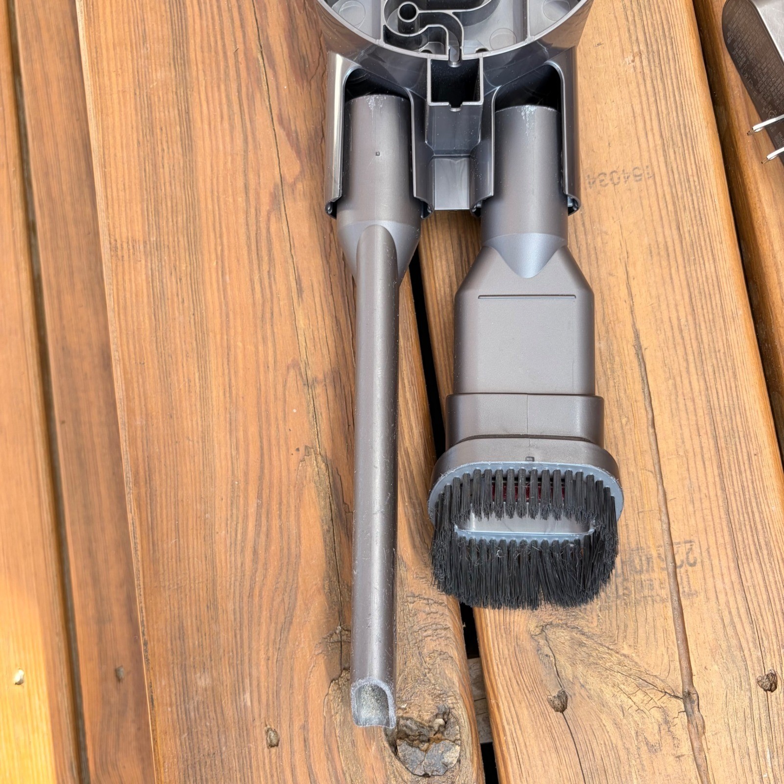 Dyson V7 V8 Wall Docking Station Charger 205720-02 Crevice Brush Tool Set
