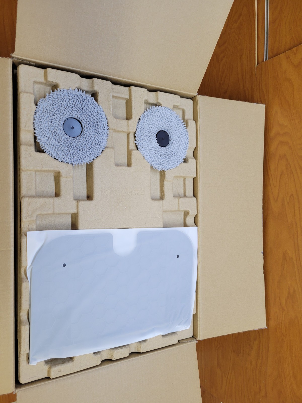 OPEN BOX Roborock Qrevo S Pro Robot Vacuum Mop Self-Empty Dock