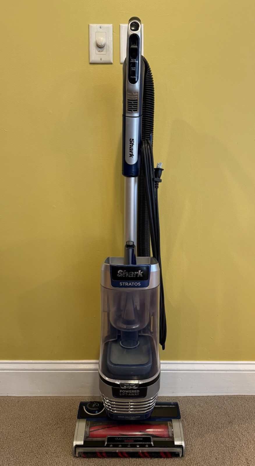 Shark Stratos Powered Lift Away DuoClean Powerfins HairPro Vacuum CleanerAZ3002
