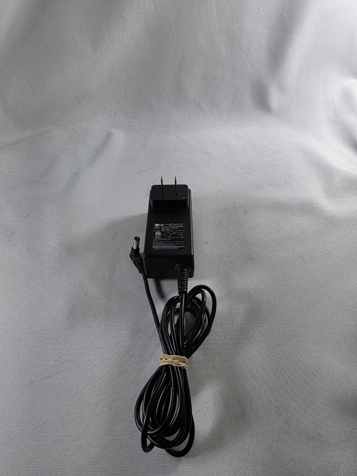 Genuine LG CordZero A9 Series Replacement 29.4V 1.0A Charger EAY64470427