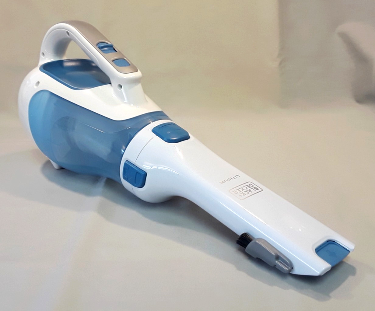 BLACK+DECKER Dustbuster® Handheld Vacuum – HHVI320JR02, New in box