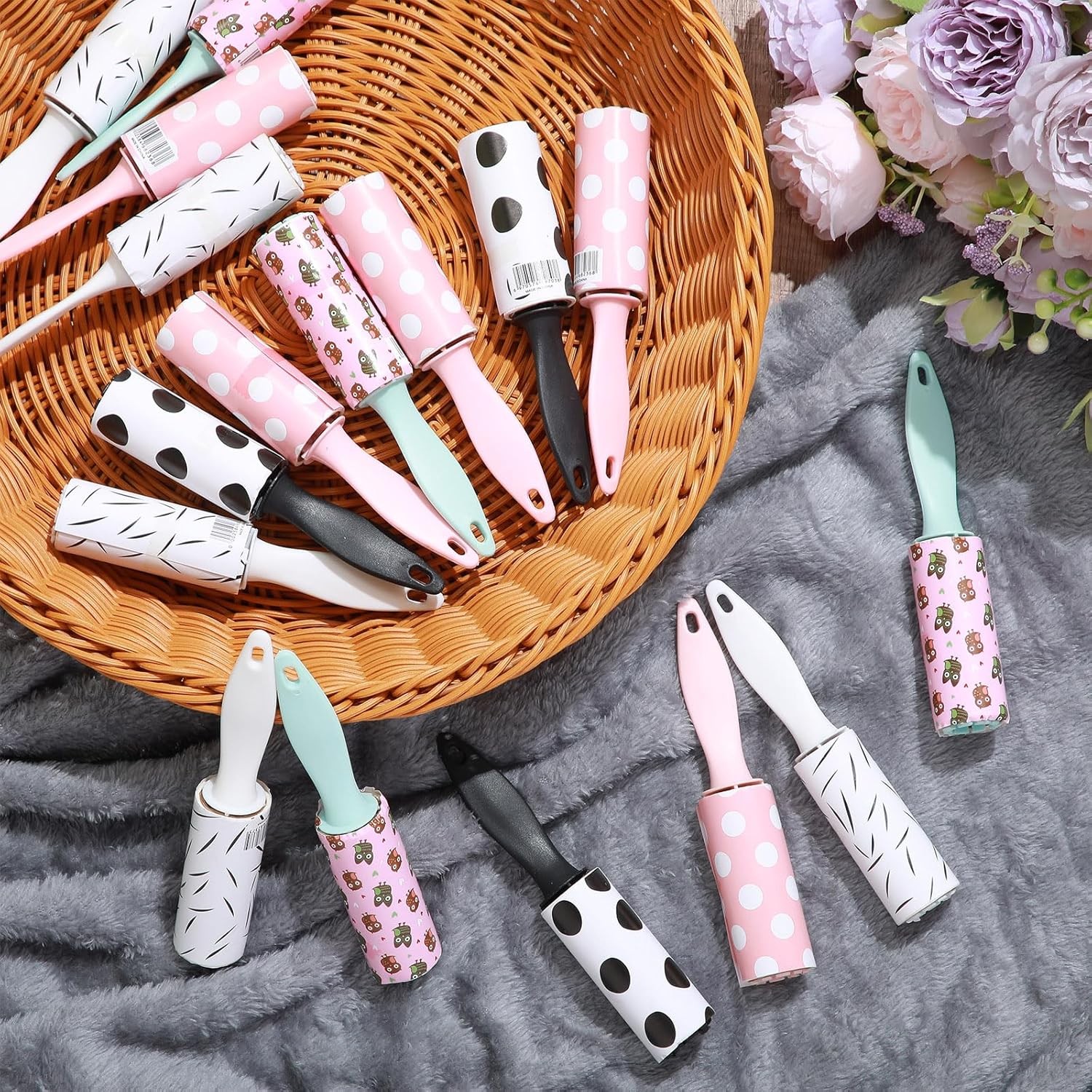 Hushee 60 Pcs Bulk Mini Lint Roller for Pet Hair and White, Blue, Black, Pink