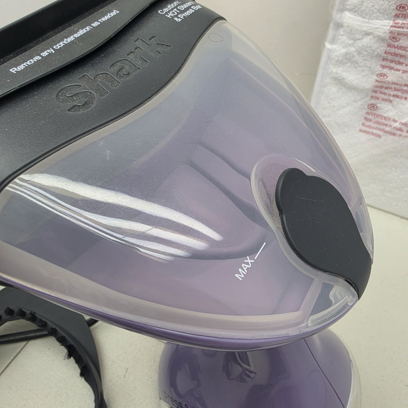 Shark GS500 Press and Refresh Fabric Steamer 120v Vertical Pad Wrinkle Eraser