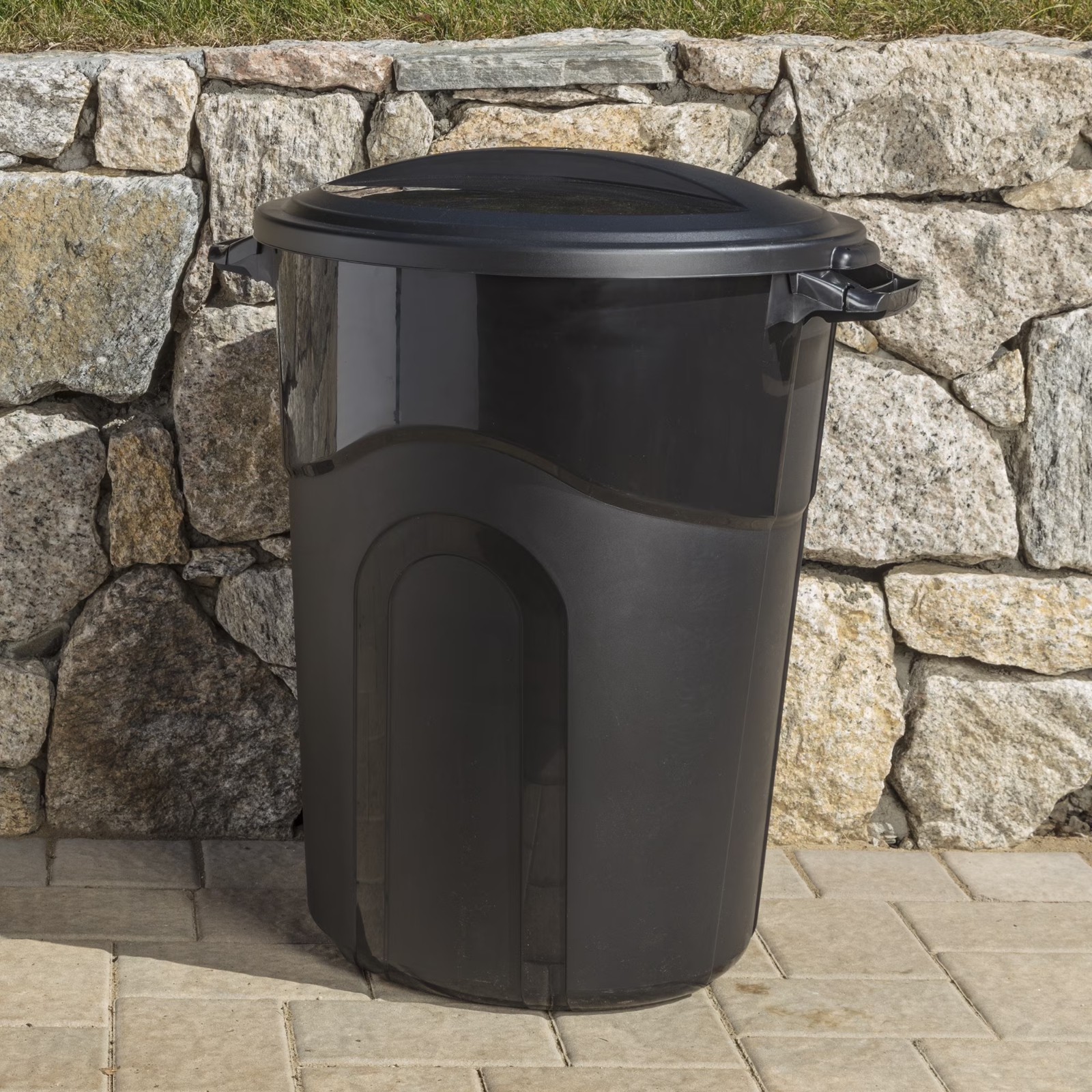 (2 pack) Hyper Tough 32 Gallon Heavy Duty Injection Molded Trash Can with Click