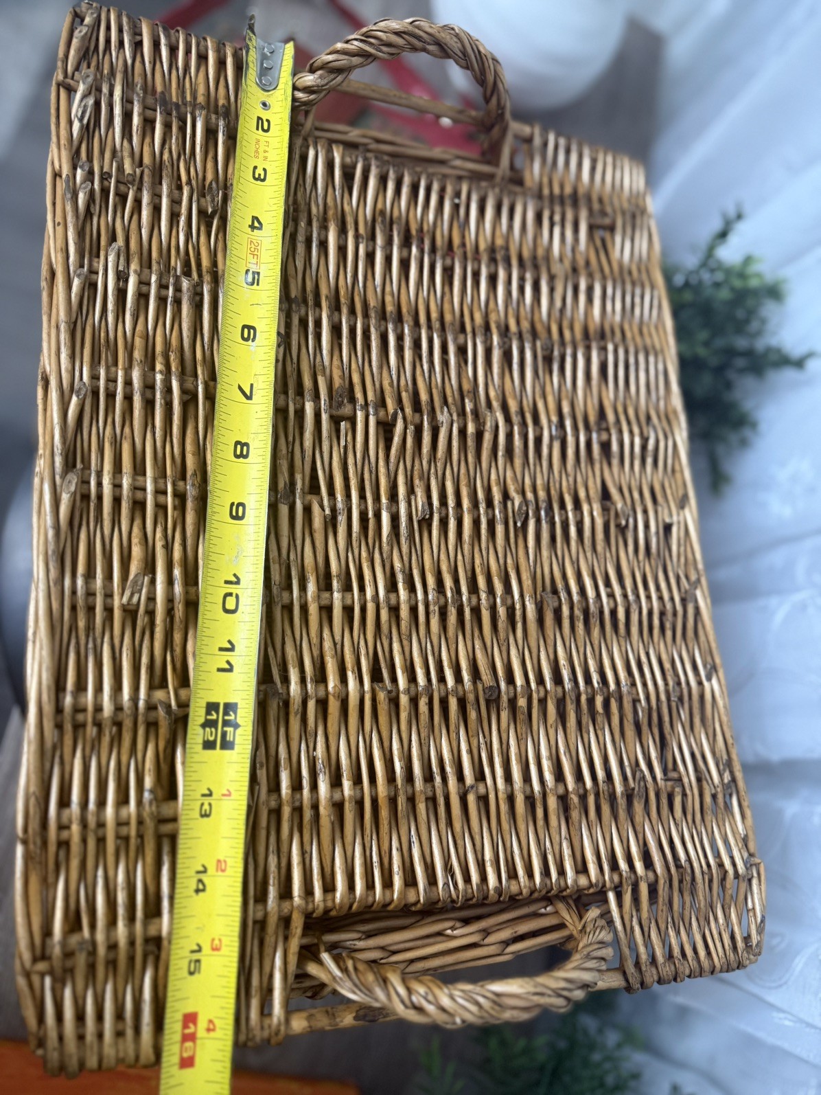 Gift Tree Wicker Basket Lift-Off Lid Storage Picnic Basket Handles