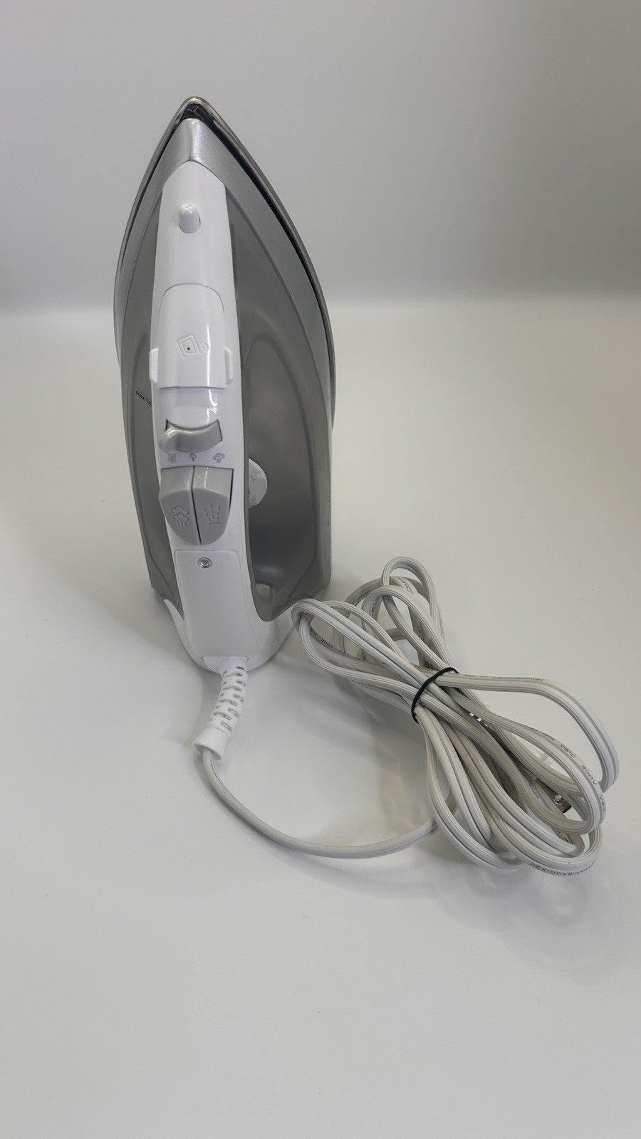 Sunbeam Compact Steam Iron 1200W 200mL Stainless Soleplate Shot of Steam