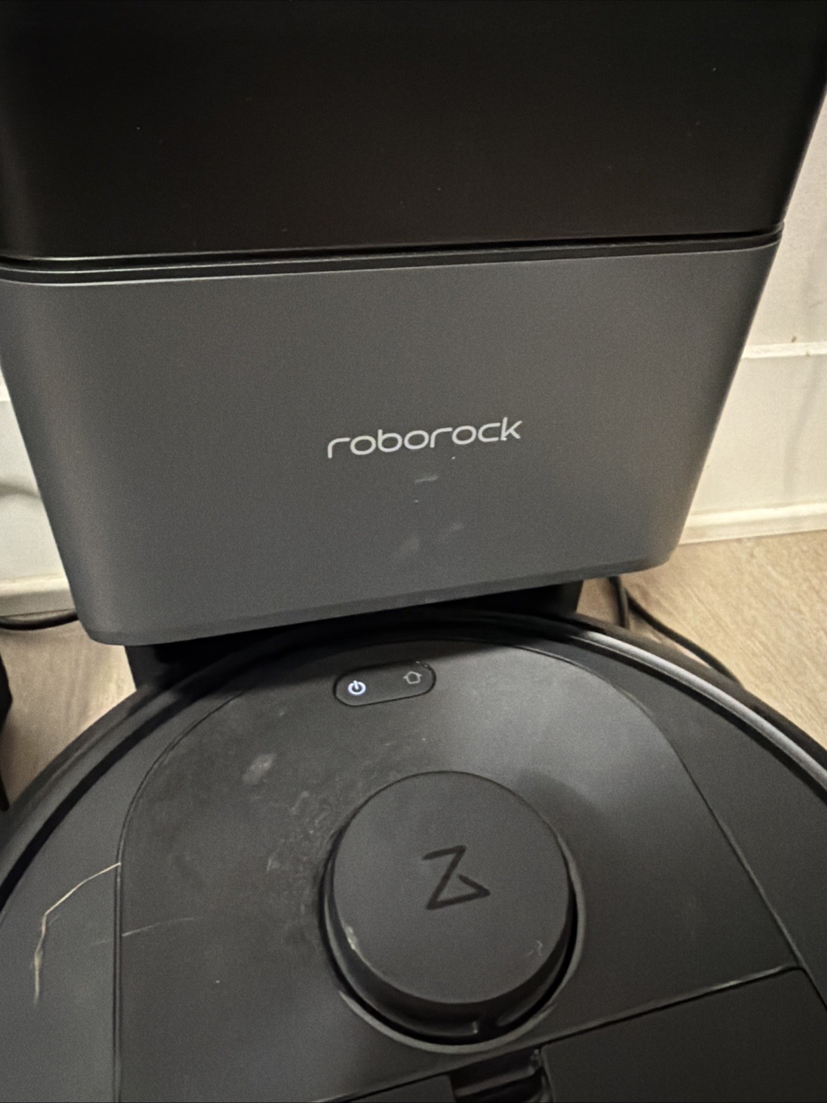 Roborock Q5 Max+ Self-Emptying Robot Vacuum Cleaner And Charger