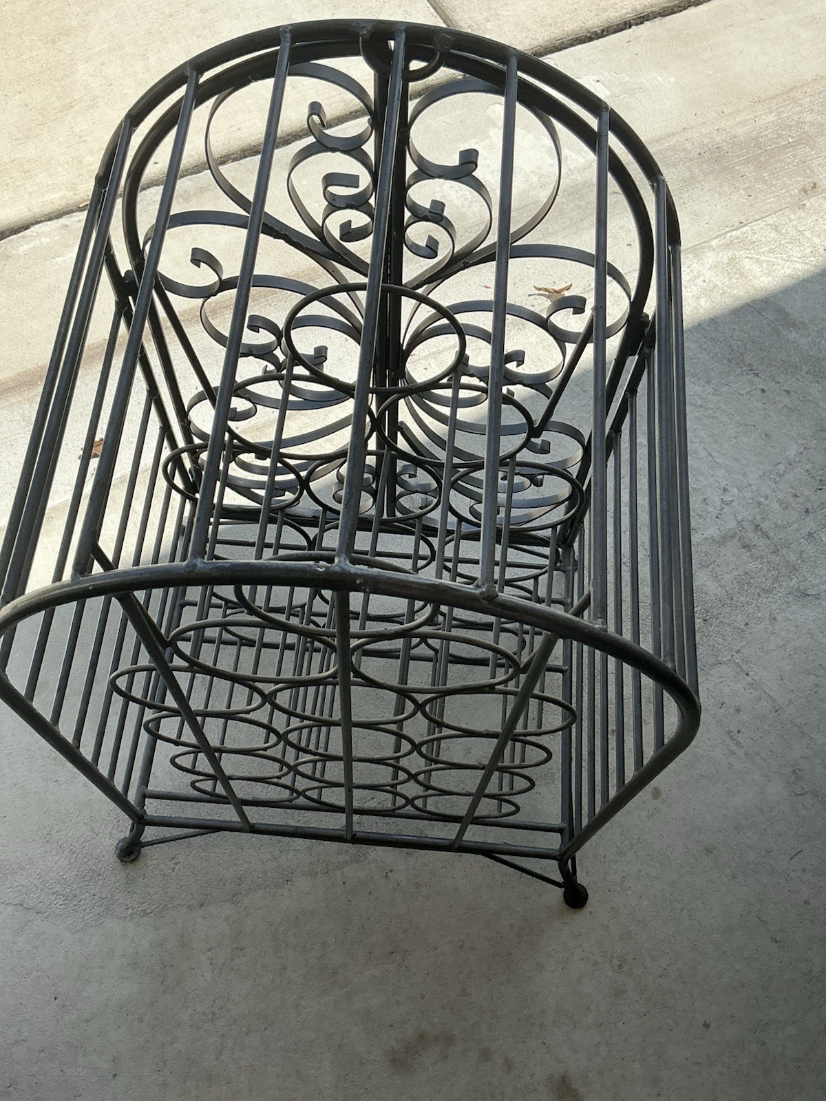 Black Metal Freestanding Scrollwork Magazine Rack Organizer Stand 24 x 23 in