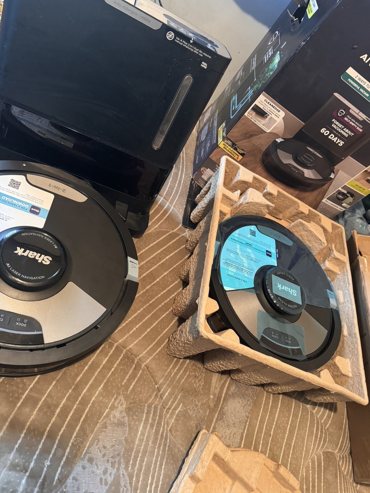 Shark AI Ultra 2-in-1 Robot Vacuum and Mop – Black (RV2610WD)
