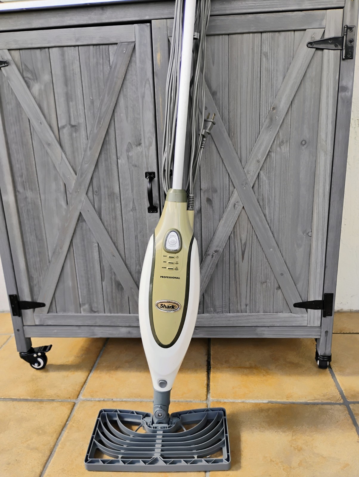 Mopa A Vapor Shark S3601. Pre Owned. Great Condition.