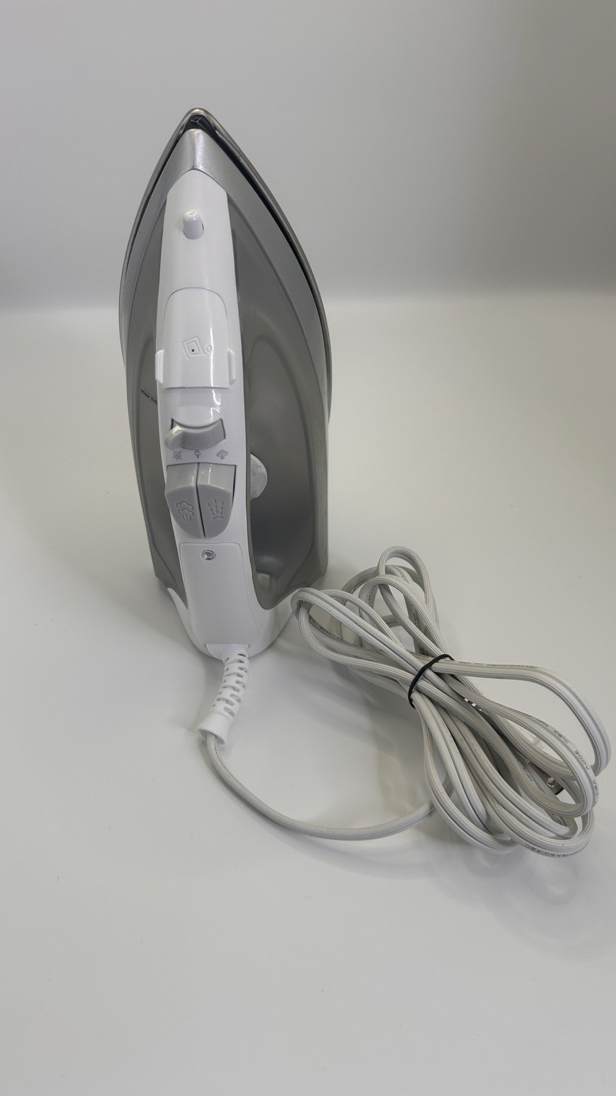 Sunbeam Compact Steam Iron 1200W 200mL Stainless Soleplate Shot of Steam